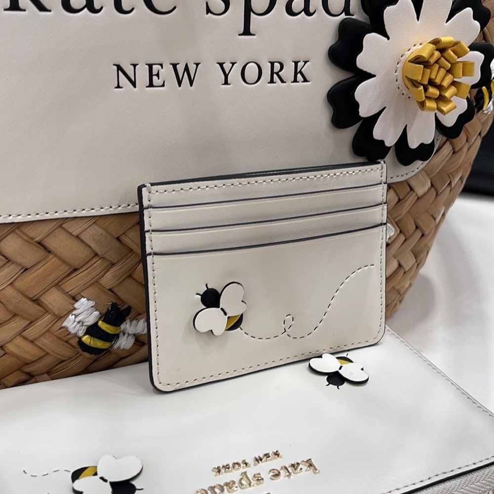 Kate Spade honey bee small slim card holder
PARCHMENT MULTI - Picture 16 of 16
